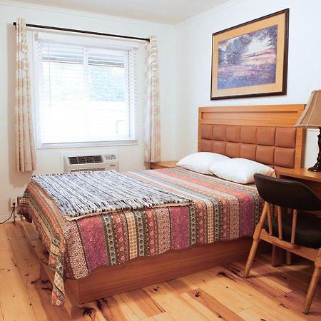 Pemberton Hotel Екстер'єр фото