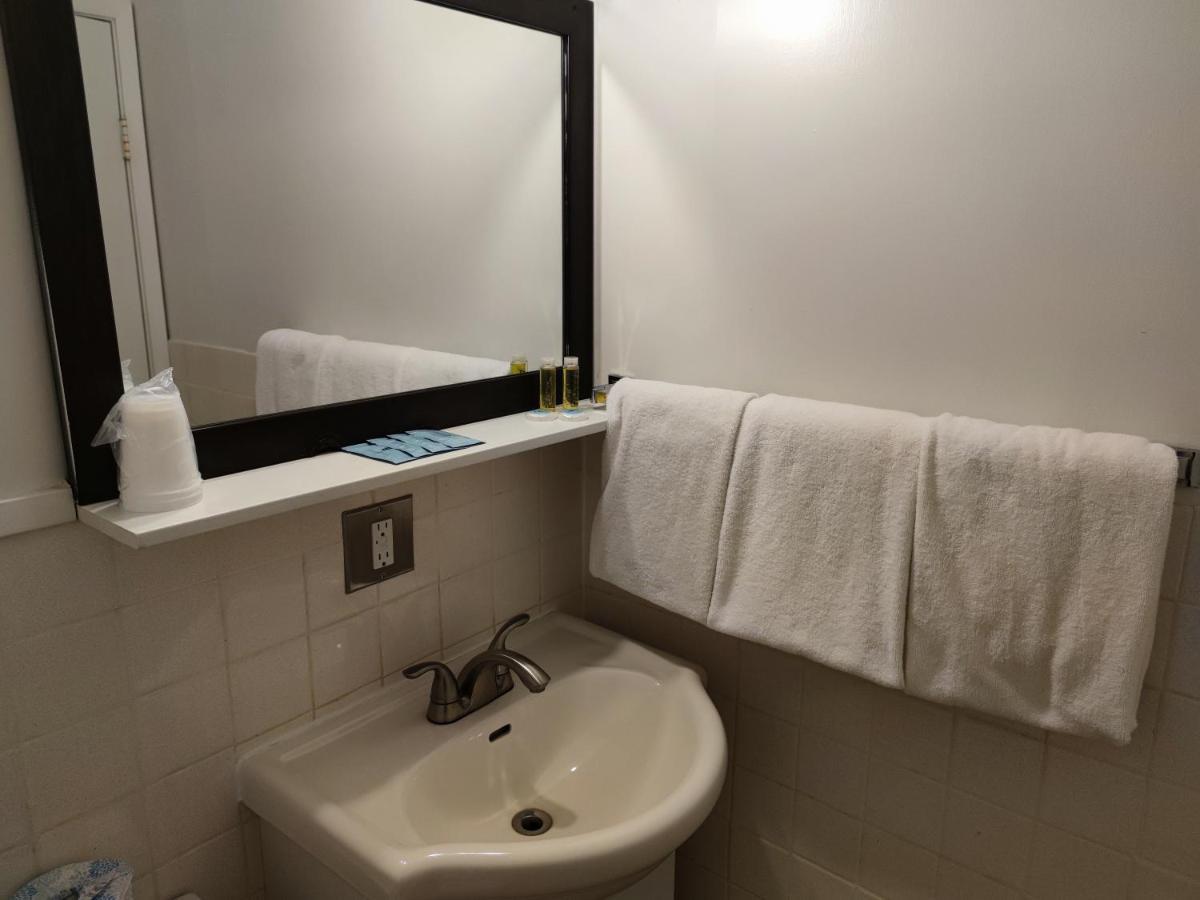 Pemberton Hotel Екстер'єр фото